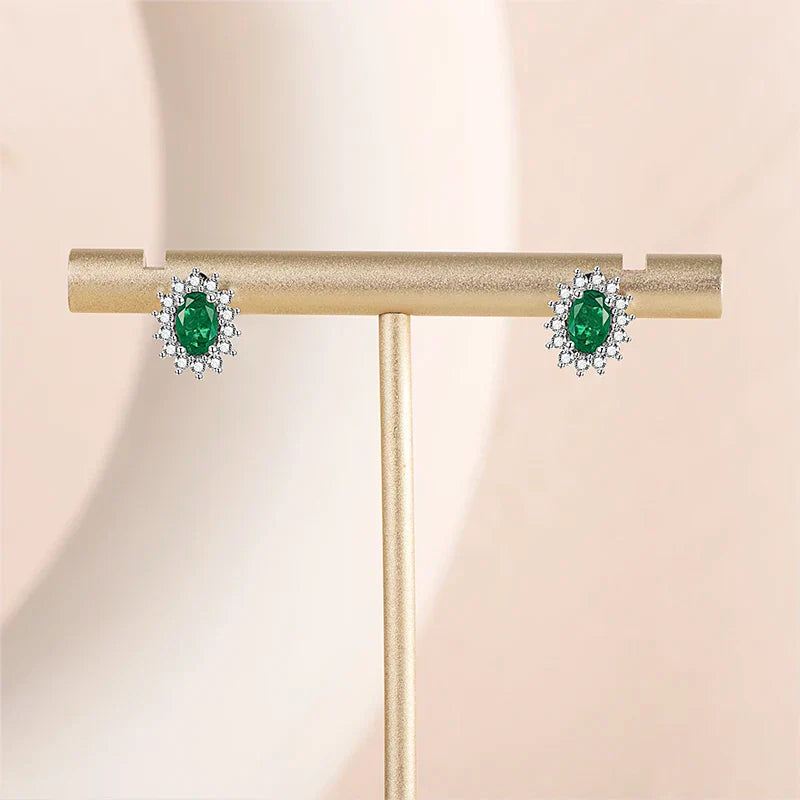 Brinco Oval com Esmeralda